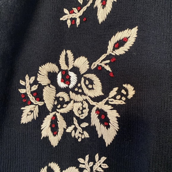 Vintage Jantzen Cottagecore Hand-Embroidered Button Sweater Women's M Timeless - Picture 3 of 16